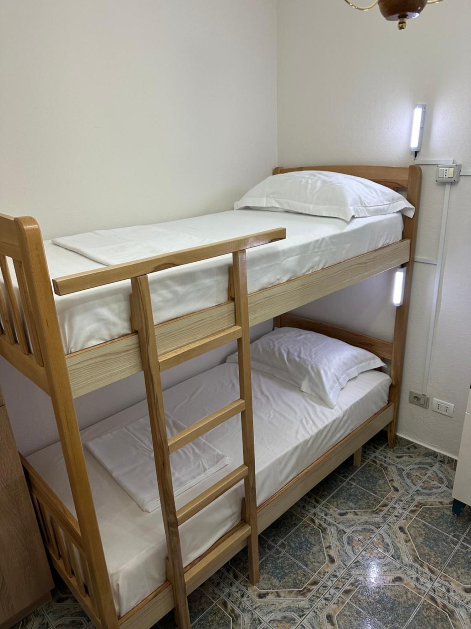 Tirana Lemon Breeze Hostel Zewnętrze zdjęcie