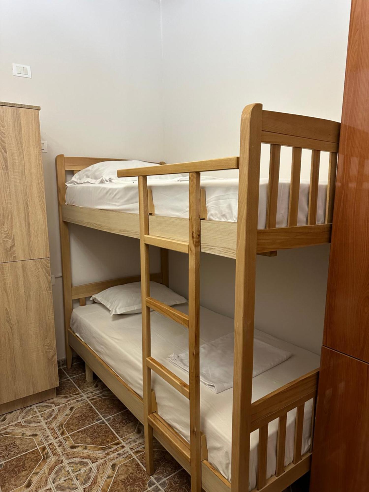 Tirana Lemon Breeze Hostel Zewnętrze zdjęcie