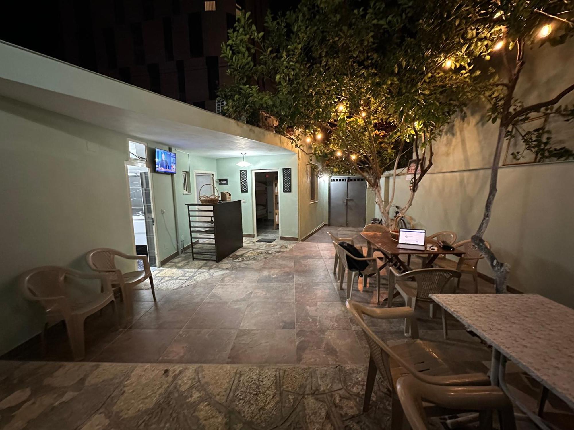 Tirana Lemon Breeze Hostel Zewnętrze zdjęcie
