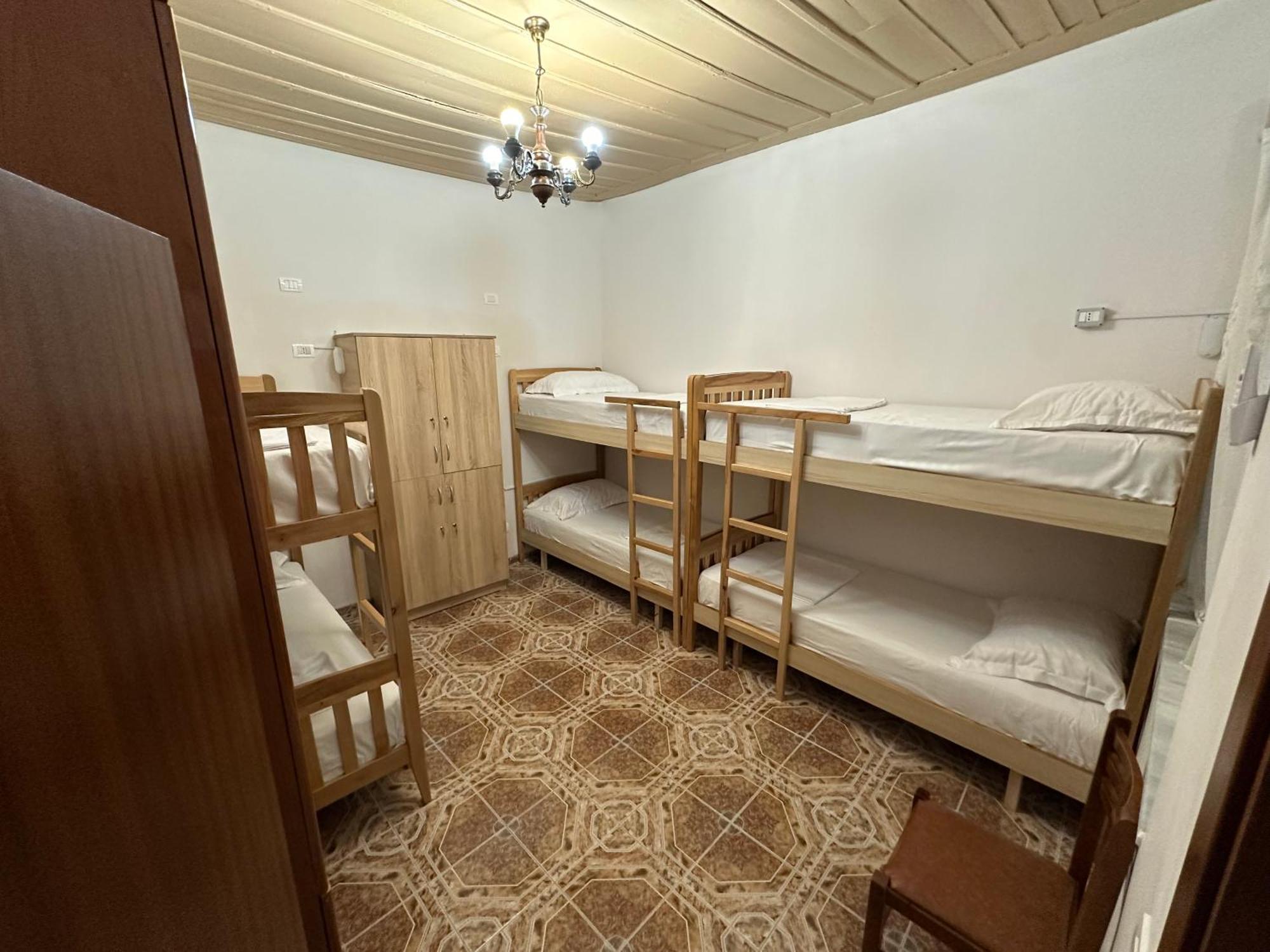 Tirana Lemon Breeze Hostel Zewnętrze zdjęcie