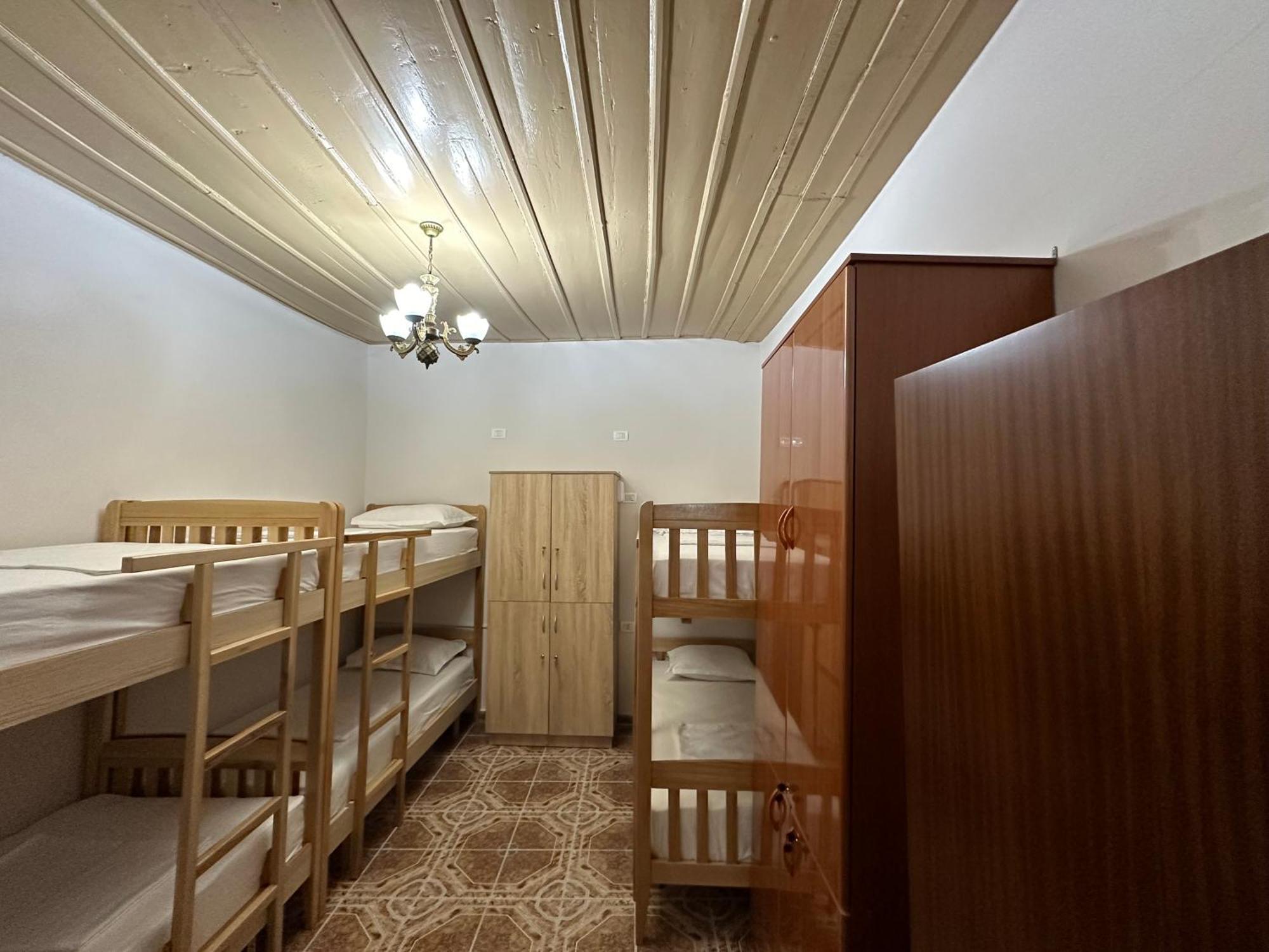 Tirana Lemon Breeze Hostel Zewnętrze zdjęcie