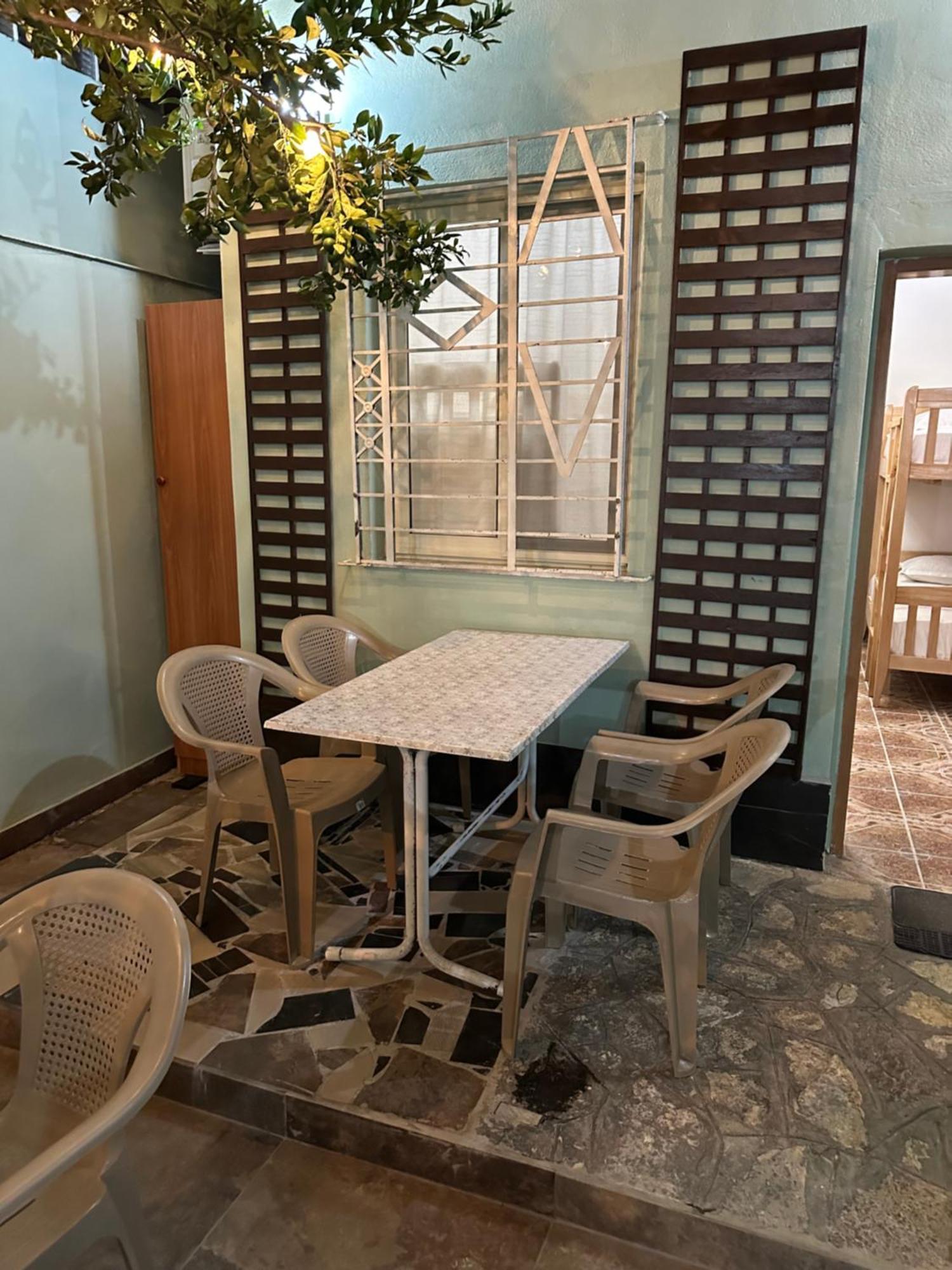 Tirana Lemon Breeze Hostel Zewnętrze zdjęcie
