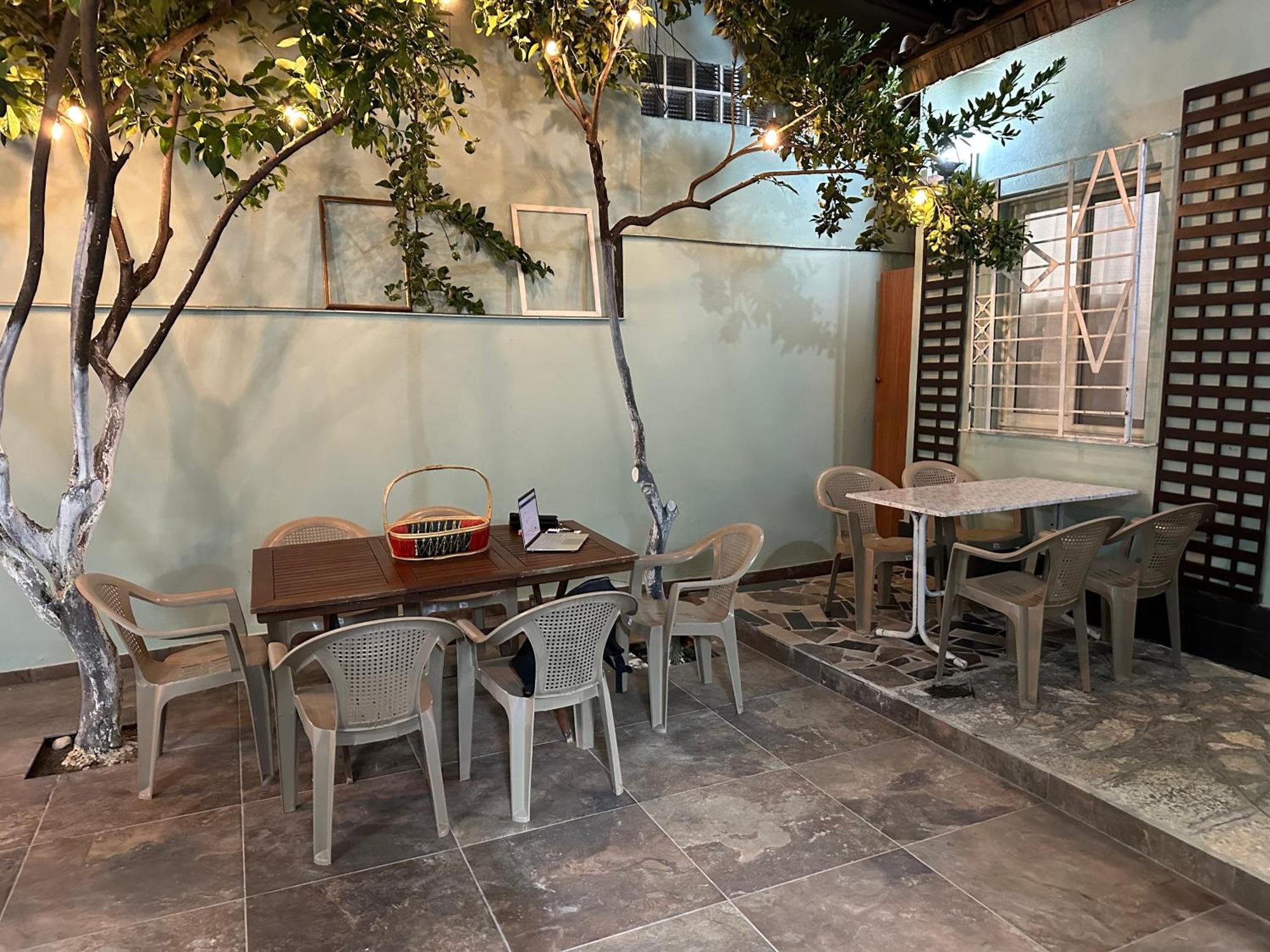 Tirana Lemon Breeze Hostel Zewnętrze zdjęcie