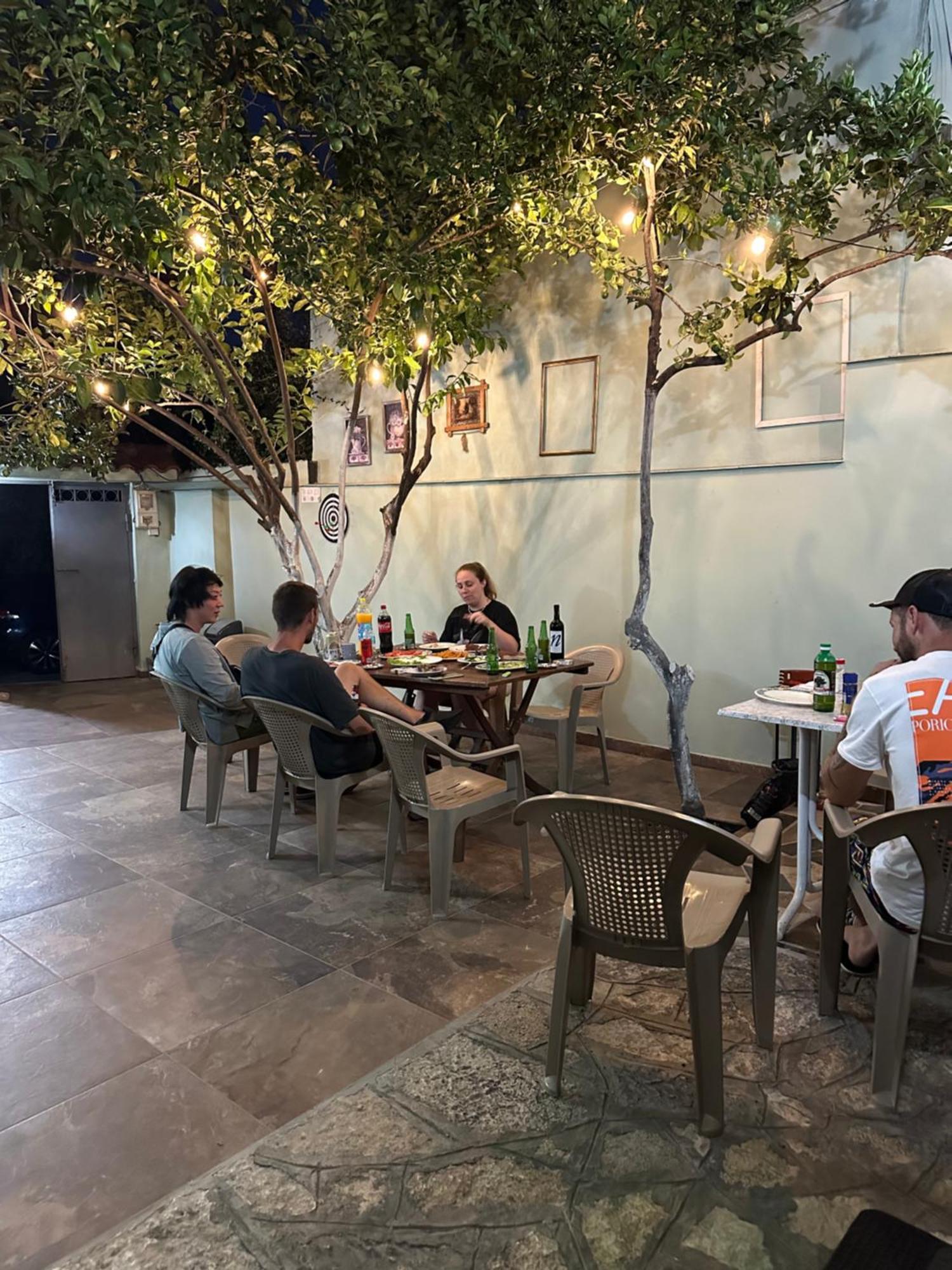 Tirana Lemon Breeze Hostel Zewnętrze zdjęcie