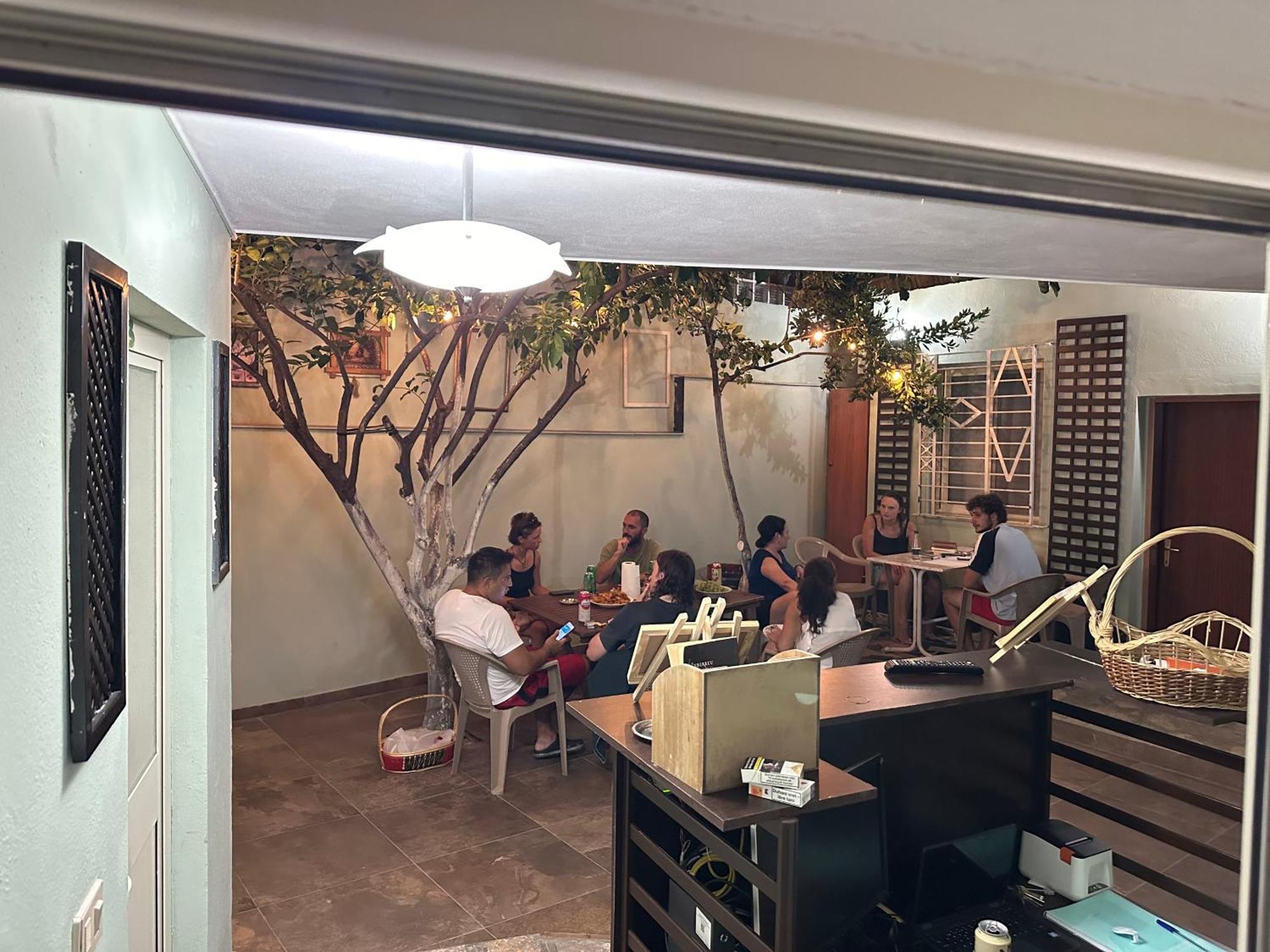 Tirana Lemon Breeze Hostel Zewnętrze zdjęcie